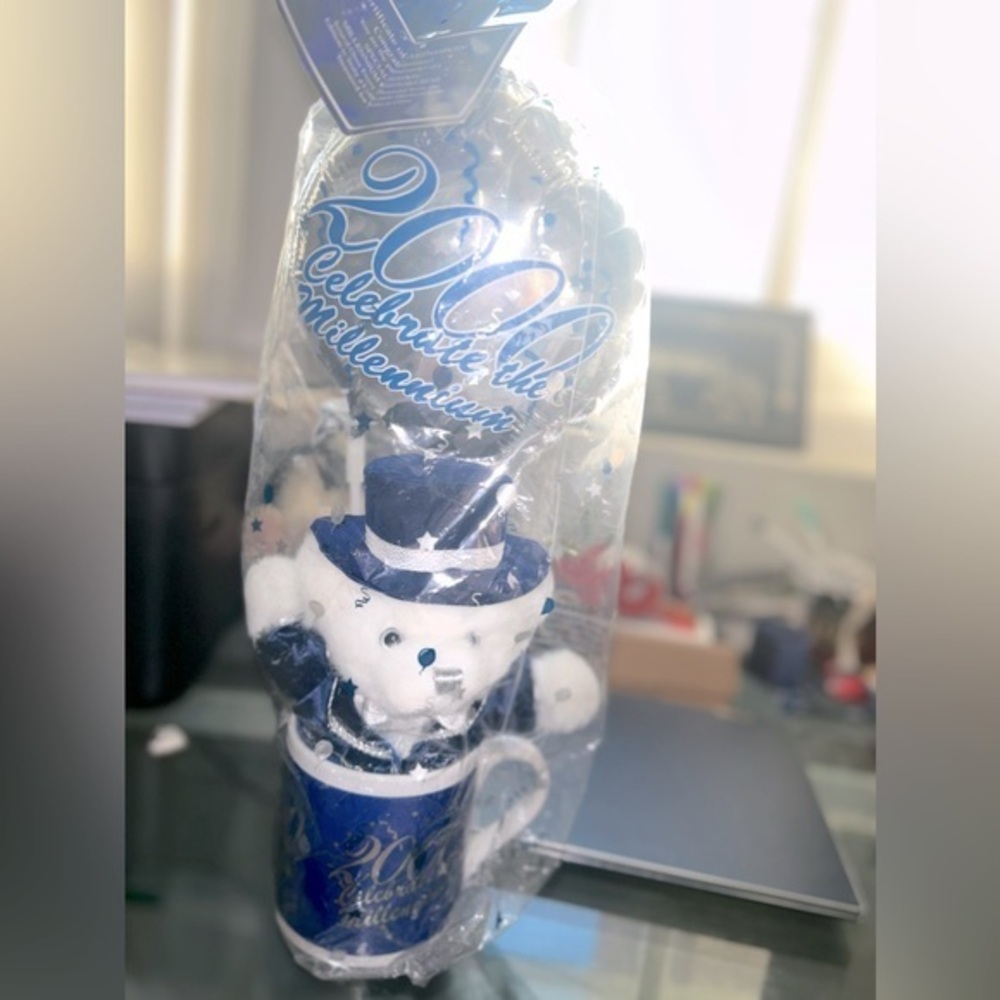 Special Edition 2000 Millennium Keepsake Bear 2000 Celebrate the Millennium Mug